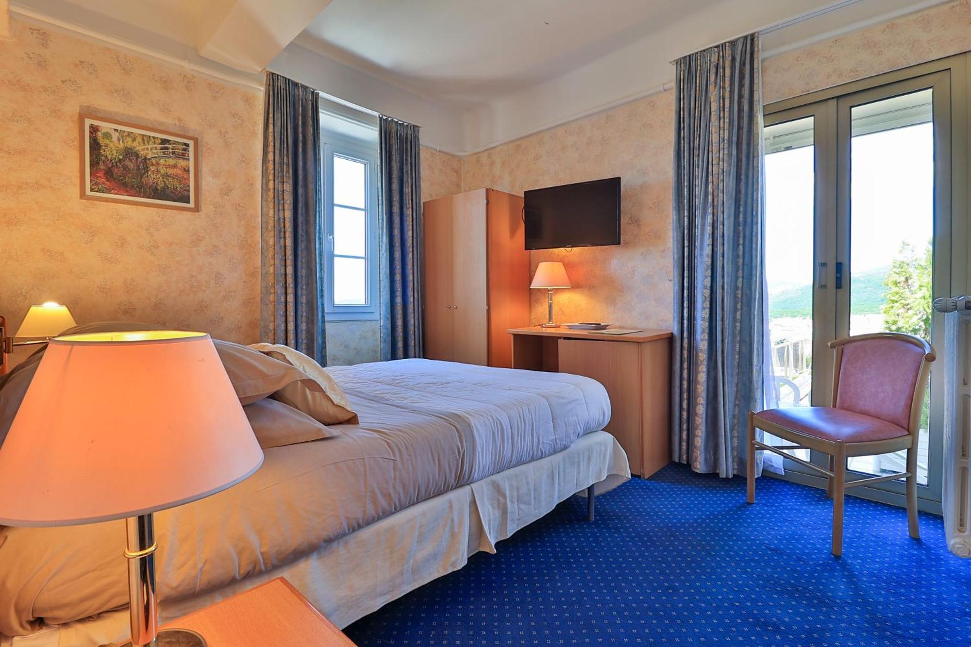 Logis Le Relais Imperial Hotel Saint-Vallier-de-Thiey Exterior photo